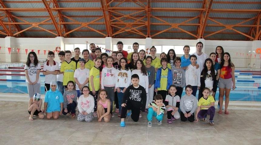 D&uuml;zce&rsquo;de Okul Sporları Y&uuml;zme Yarışları Yapıldı