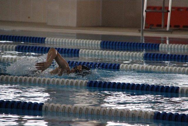 Düzce’de Okul Sporları Yüzme Yarışları Yapıldı