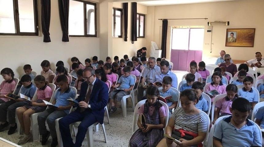 Kaymakam &Ouml;ner, İlkokul &Ouml;ğrencileri İle Kitap Okudu