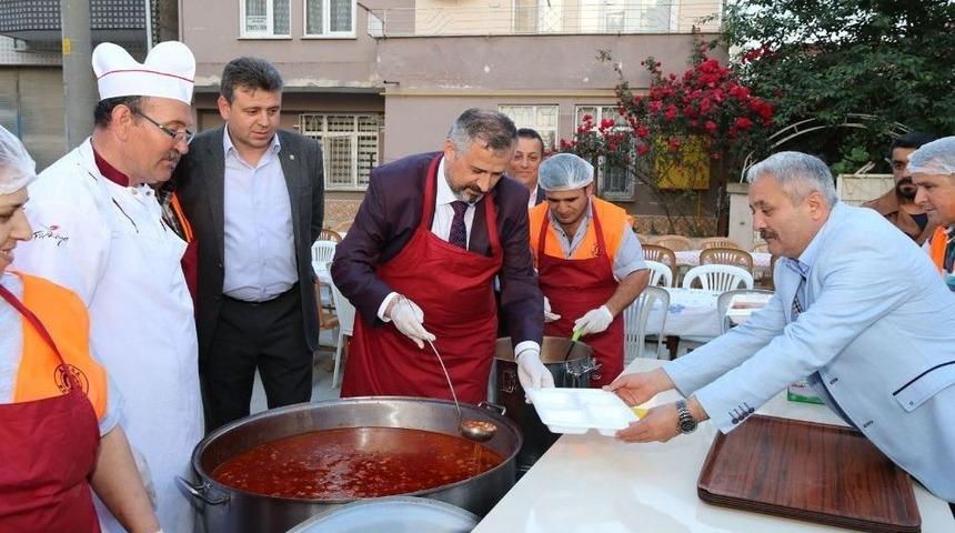 Kılı&ccedil;: &ldquo;5 Bin Kişiye İftar Yemeği &Ccedil;ıkarıyoruz&rdquo;