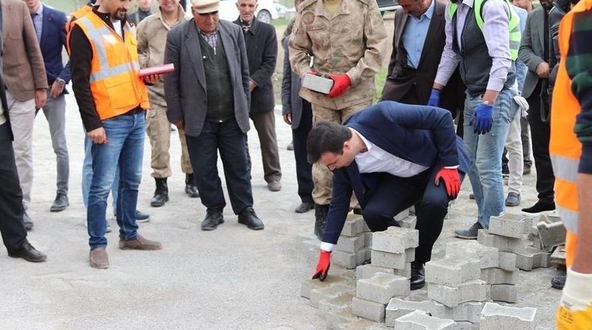 İlk Taşı Kaymakam Vardar Dizdi