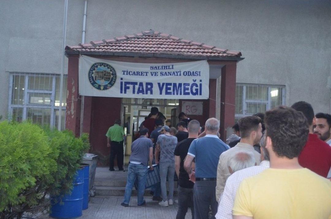 Kula Protokol&uuml;, Stso&rsquo;nun İftar Programına Katıldı