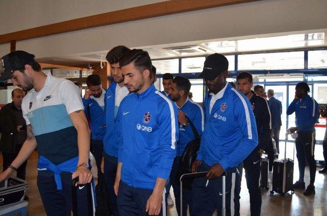 Trabzonspor, Galatasaray Maçı İçin İstanbul’a Gitti