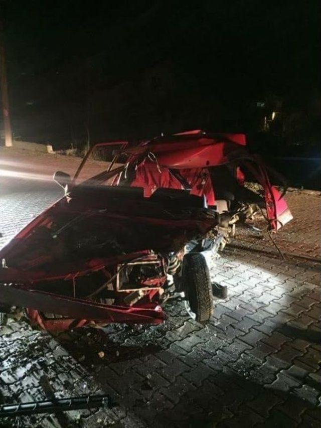 Kastamonu’da Direğe Çarpan Araç Paramparça Oldu: 1 Yaralı