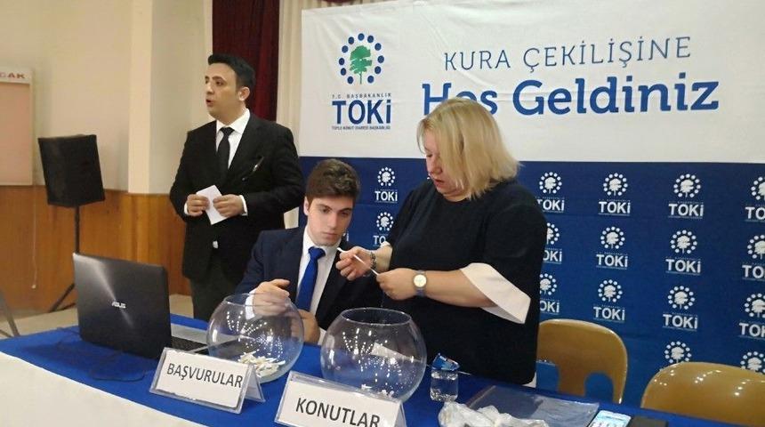 Burdur&rsquo;da 31 Aile Ev Sahibi Oldu