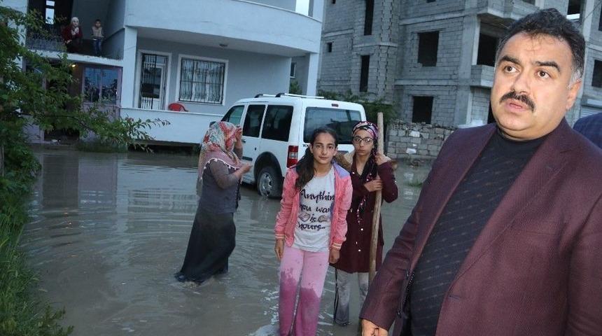 Ev Ve İş Yerlerini Su Basan Vatandaşın İmdadına Vaski Yetişti