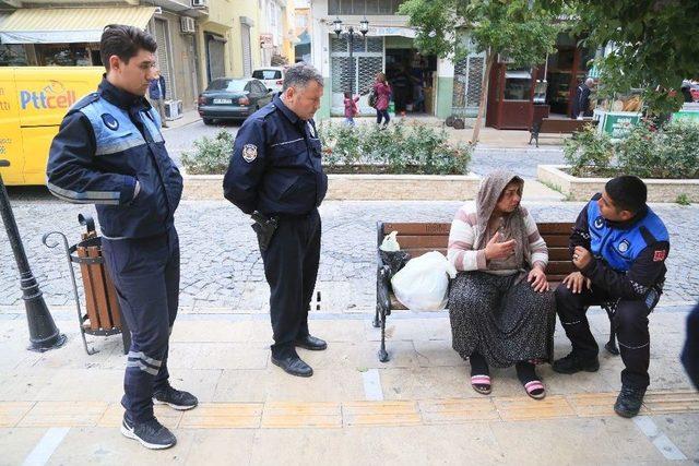 Milas’ta Sokakta Yaşayan Yaşlı Kadın Yardımı Reddediyor