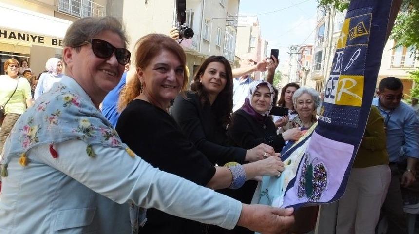 Burhaniye’de Mehmetçik Yorganı Hazırlandı