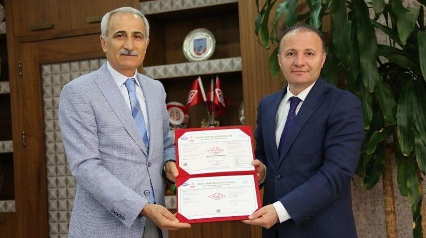 A&uuml; Diş Hekimliği Fak&uuml;ltesi Kalitesini Tescilledi