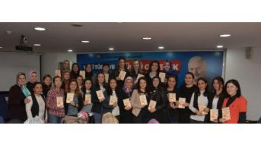 Ak Parti Kadın Kolları’nda Her Ay Bir Kitap