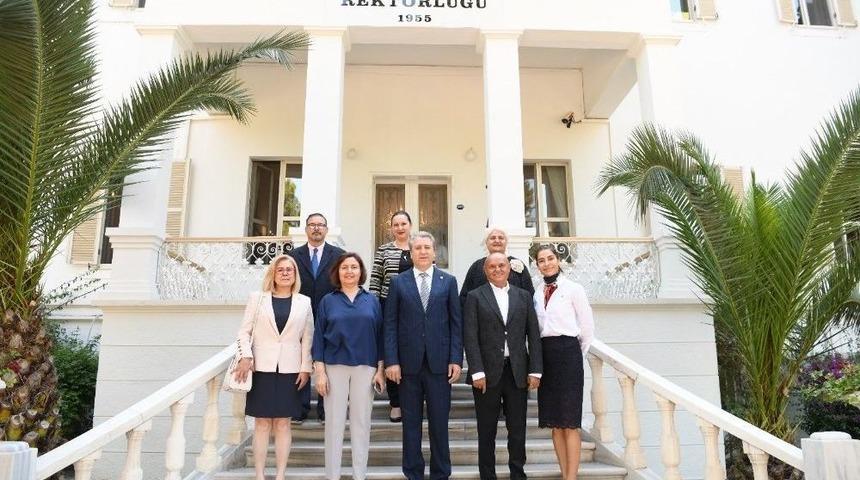 Perakende Ve &Uuml;niversite İş Birliği