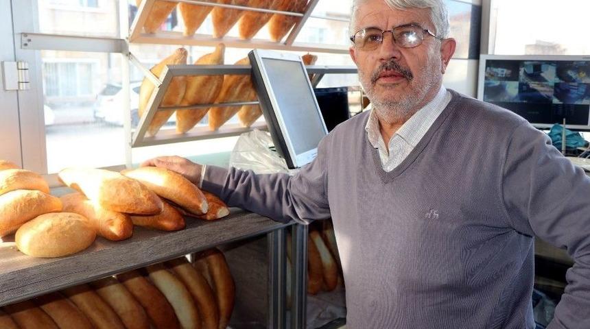 Ekmekte Rekabeti &Ouml;nleyemeyen Başkan İstifa Etti