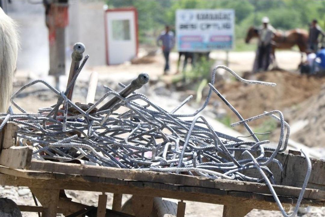 (&ouml;zel Haber) &lsquo;ekmek Parası&rsquo; İ&ccedil;in Sıcağın Altında Saatlerce Beklediler