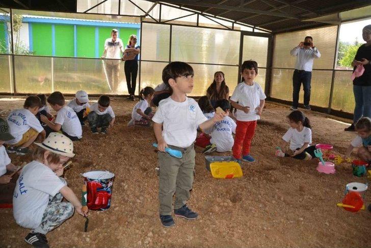 Anaokulu Öğrencilerden Arkeolojik Kazı G2