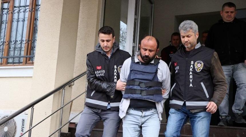 300 Tl İçin Adam Öldürdü