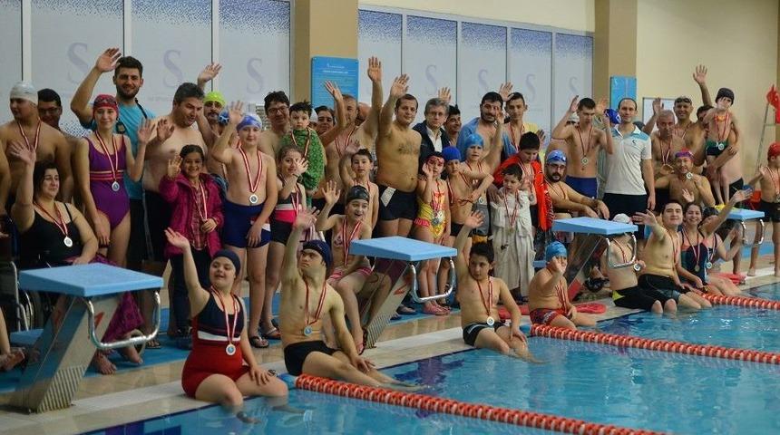 Bu Havuzda Engel Yok