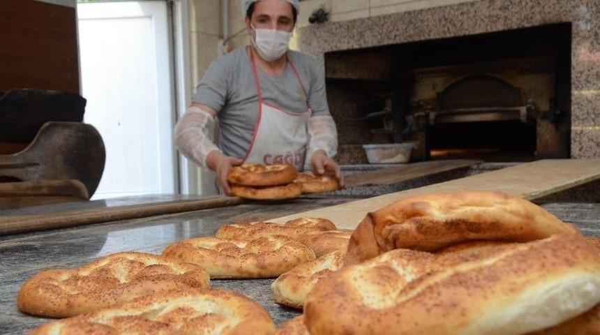 Y&uuml;ksek Ateşte Ekmek Yaparak, Ekmeklerini Kazanıyorlar