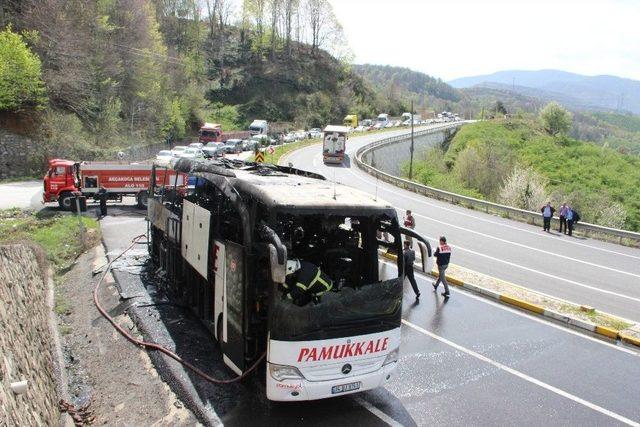 Düzce’de Yolcu Otobüsü Yandı