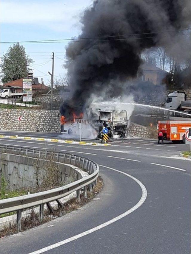 Düzce’de Yolcu Otobüsü Yandı