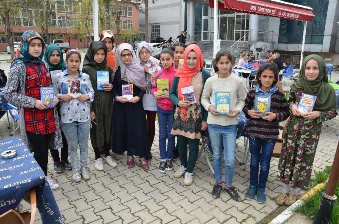 T&uuml;gva&rsquo;dan Kitap Okuma Etkinliği