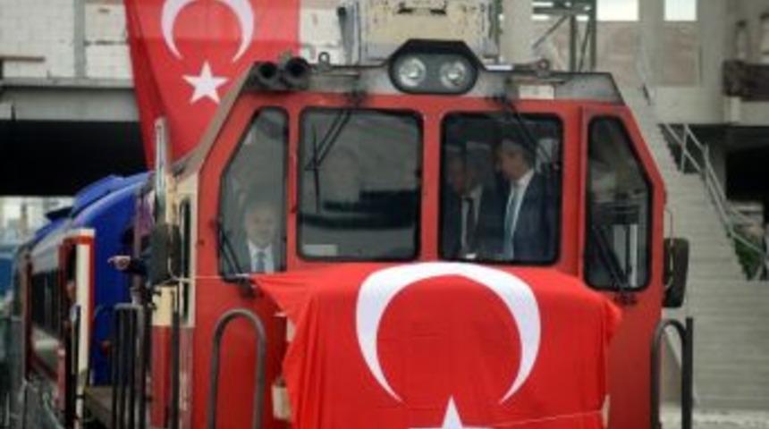 Bakan Arslan, Halkalı-gebze Banliy&ouml; Hattı Test S&uuml;r&uuml;ş&uuml;ne Katıldı