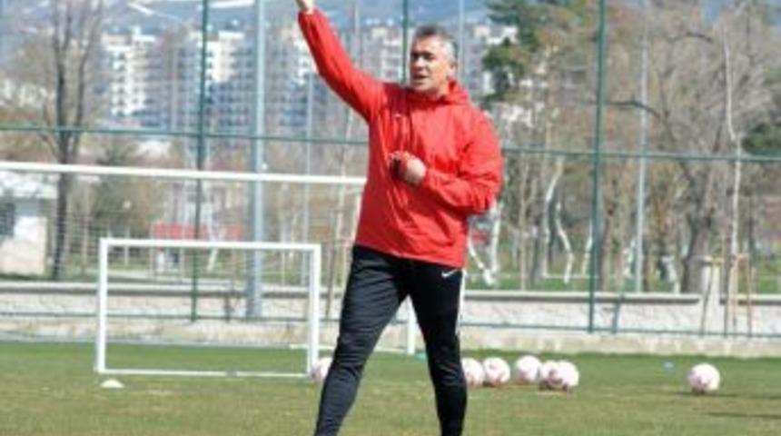 Mehmet Altıparmak: "erzurumspor&rsquo;da Devam Etmek İsterim"