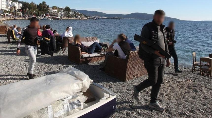 Bodrum Sahilerinde Şaşırtan G&ouml;r&uuml;nt&uuml;