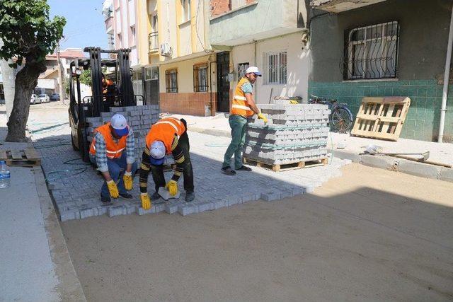 Turgutlu’da Mahalleler Parke Taşıyla Yenilendi