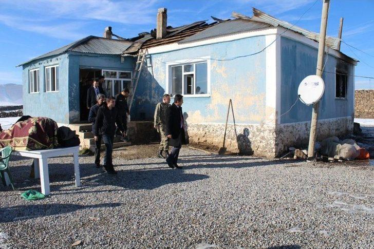 Kaymakam Dundar’dan Evi Yanan Gaziye Ziyaret Van Haberleri