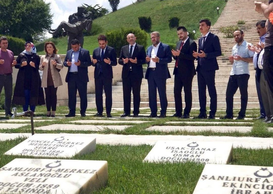 Se&ccedil;im Startını Şehitler Diyarı Dumlupınar&rsquo;dan Verdiler