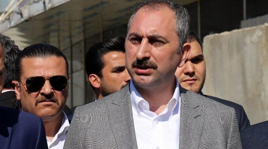 Adalet Bakanı G&uuml;l&rsquo;den Fransa&rsquo;nın Arabulucu &Ouml;nerisine Sert Cevap