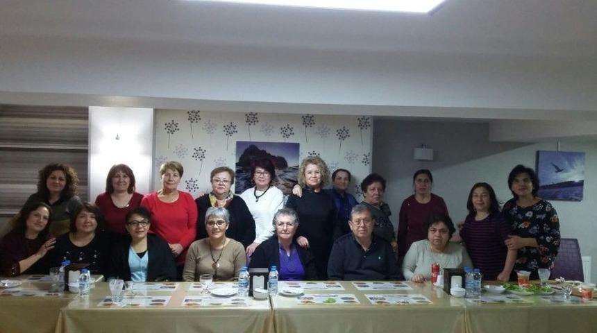 Emekli Vergi Dairesi Çalışanları Yemekte Buluştu