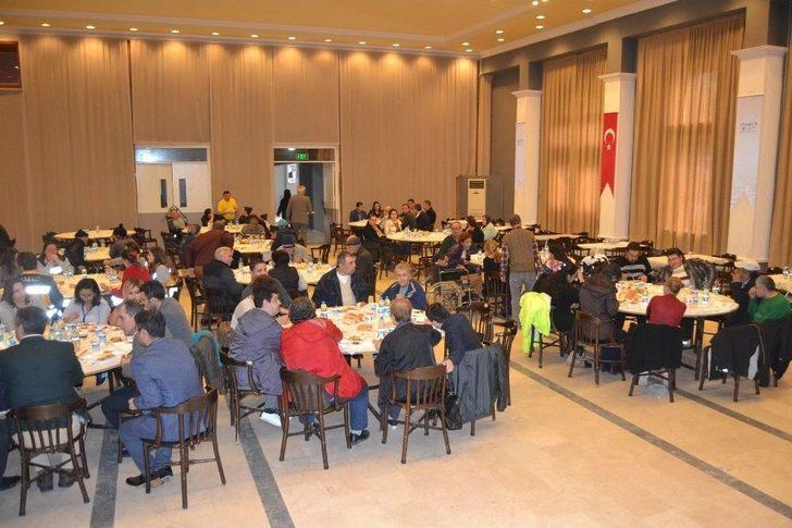Ayvalık Belediyesi’nden Engellilere ‘sevgi’ Yemeği G1