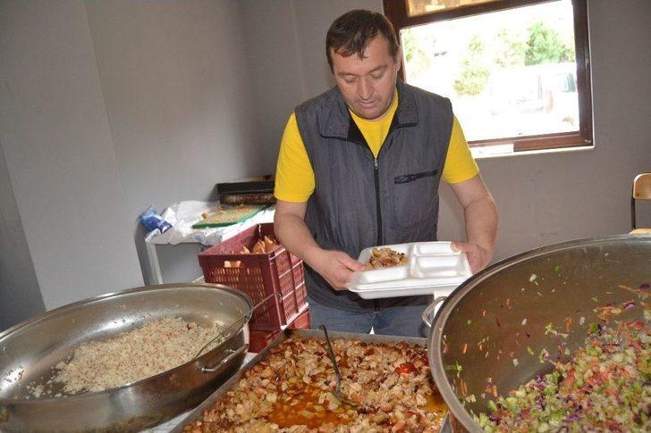 Ayvalık Belediyesi’nden Engellilere ‘sevgi’ Yemeği G5