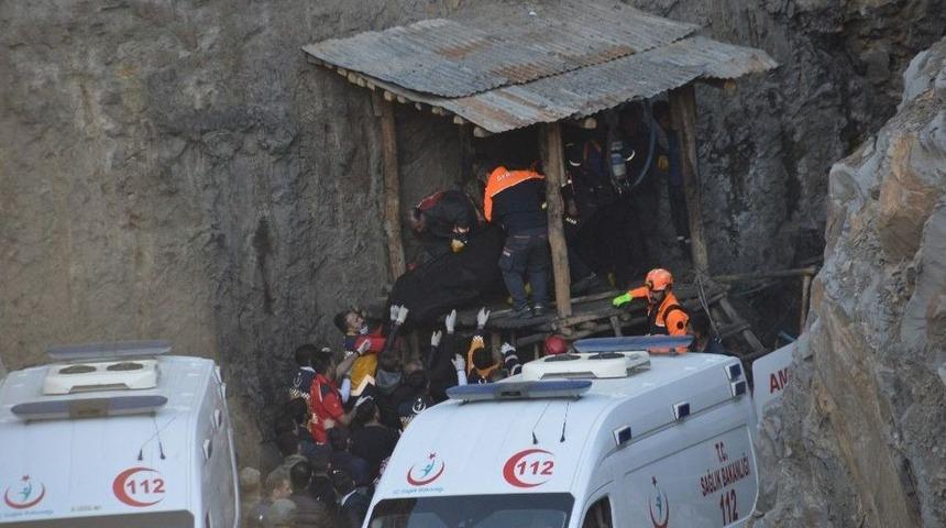 Şırnak&rsquo;ta Kuyuya D&uuml;şen İş&ccedil;ilerin Cansız Bedenine Ulaşıldı