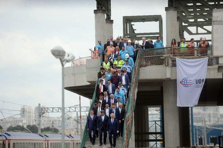 Bakan Arslan’dan Banliyö Hattı Müjdesi G2