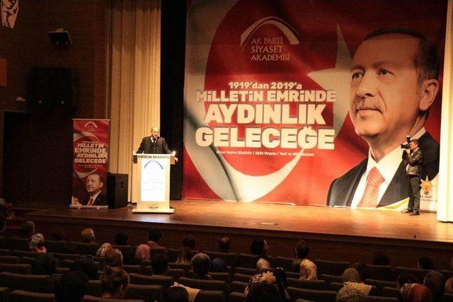 Ak Parti Kırşehir Siyaset Akademisi Programına Yalçın Akdoğan Konuk Oldu