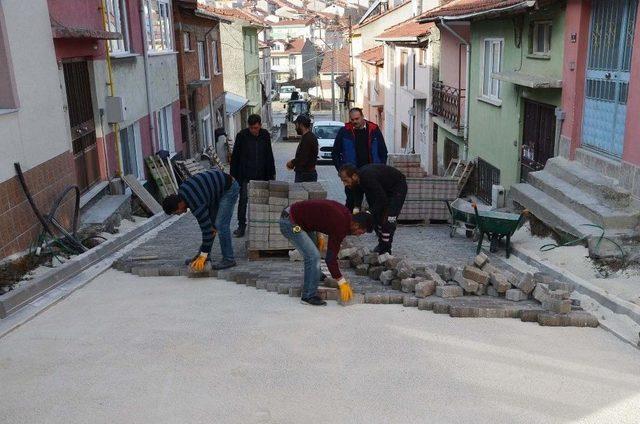 Altyapı Çalışmalarının Ardından Yenilemeler Tüm Hızıyla Sürüyor