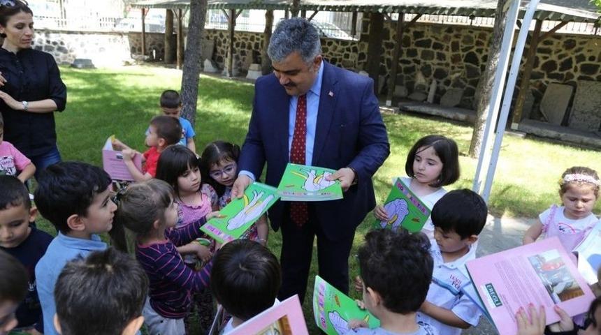 Başkan &Ouml;zg&uuml;ven: "&ccedil;ocuklarımıza M&uuml;ze K&uuml;lt&uuml;r&uuml; Kazandırmalıyız"