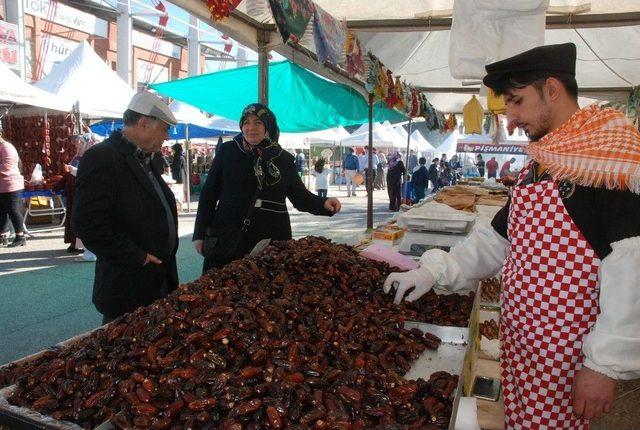 Tokat’ta Şehit Aileleri Yararına Yöresel Ürünler Festivali