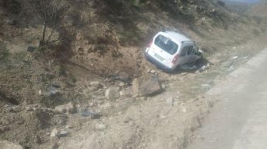 Sarıkamış&rsquo;ta Trafik Kazası: 3 Yaralı