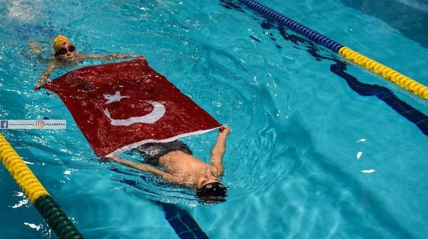 Taşk&ouml;pr&uuml;&rsquo;de Engelli &Ccedil;ocuklardan Y&uuml;zme G&ouml;sterisi Yapı