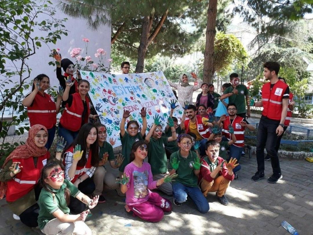 Eşit-im Projesi &Ouml;ğrencileri Eşit İmkanlarda Buluşturmayı Hedefliyor