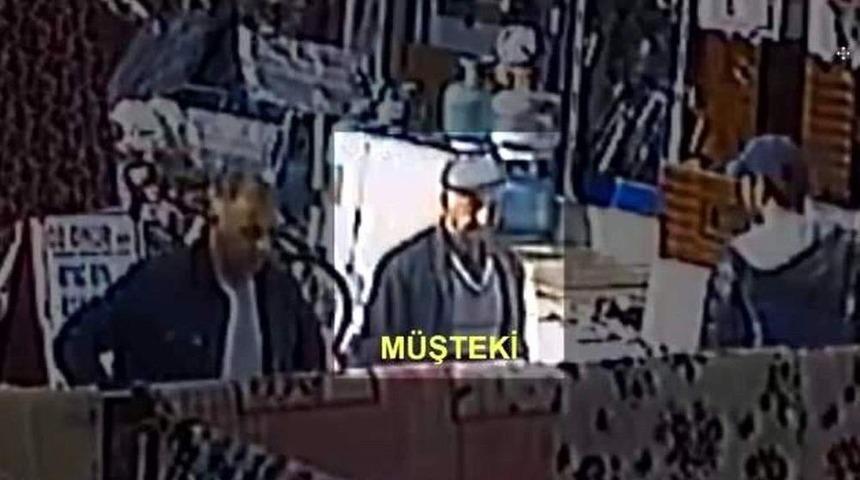 &lsquo;hayır Yapacağız&rsquo; Deyip Yaşlı Adamın 6 Bin Lirasını Dolandırdılar