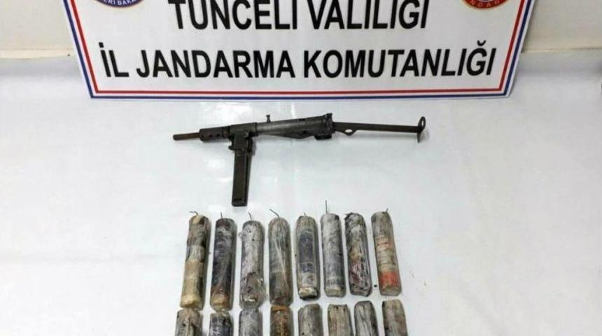 Tunceli&rsquo;de Sığınakta Patlayıcı Ve Makinalı T&uuml;fek Ele Ge&ccedil;irildi