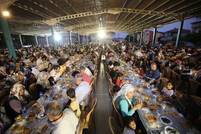 Gültepe’de İftar Sofrası Kuruldu