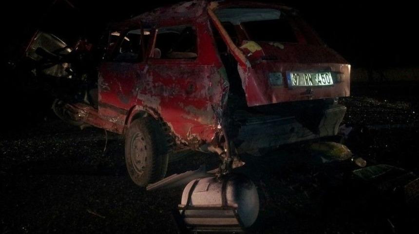 20 Metre Y&uuml;kseklikten Yolu D&uuml;şen Otomobilin S&uuml;r&uuml;c&uuml;s&uuml; Hayatını Kaybetti