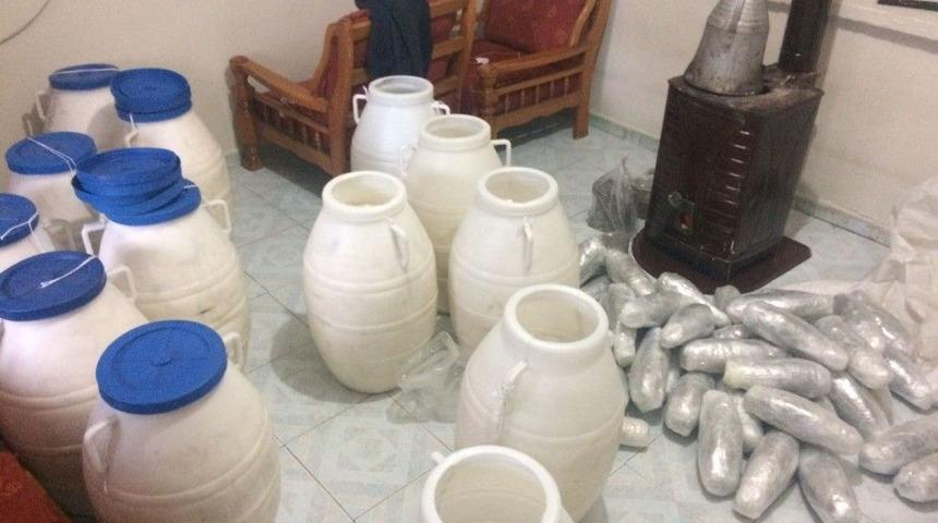 Peynir Bidonlarından 82 Kilo Esrar Çıktı