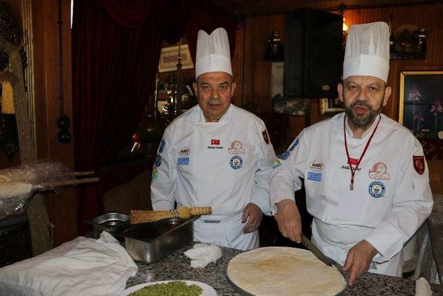 Dünya Rekoru Kıran Kahramanmaraşlı Tatlı Üreticisi: “yarım Ton Ağırlığında Baklava Hazırladık Gururluyuz”