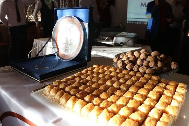 Dünya Rekoru Kıran Kahramanmaraşlı Tatlı Üreticisi: “yarım Ton Ağırlığında Baklava Hazırladık Gururluyuz”